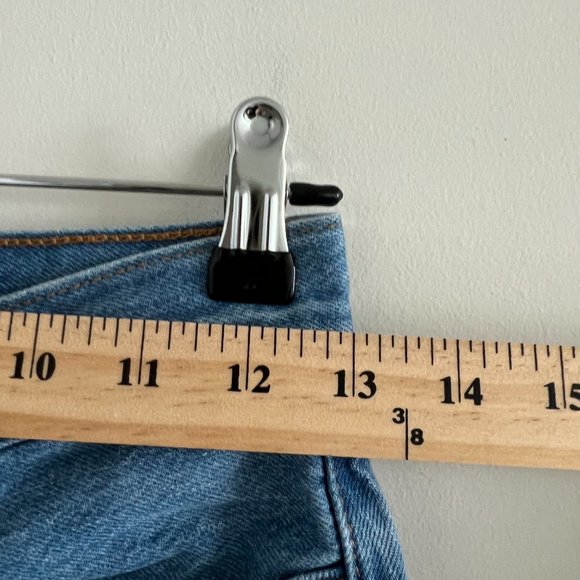 Levi's Wedgie Straight High Rise Crop Jean 25 Blue 100% Cotton Distressed - Picture 5 of 8